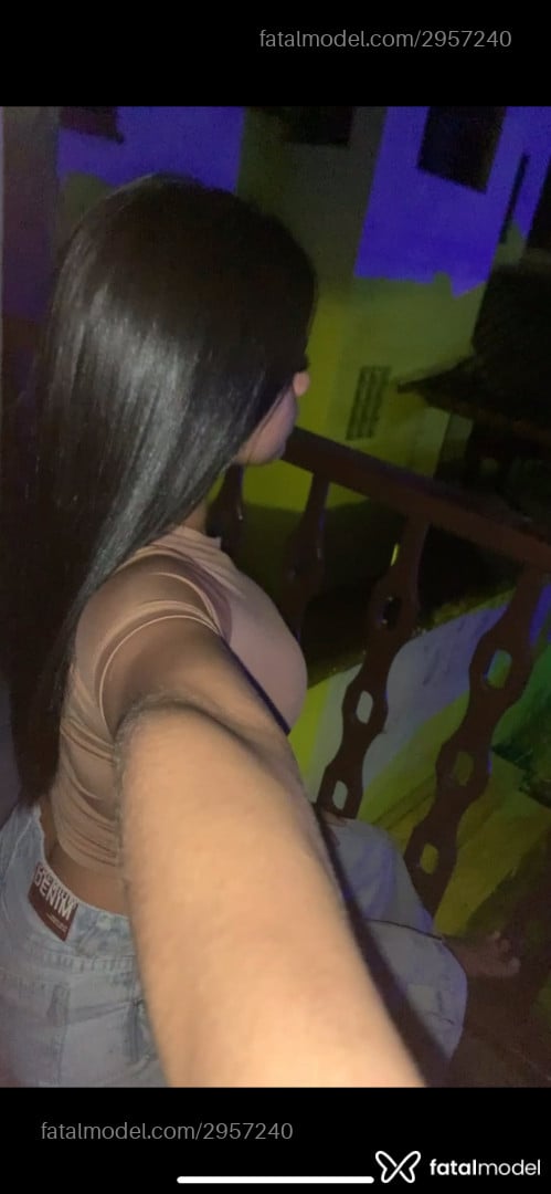 Acompanhante mulher morena (o) de olhos castanhos - Mirella