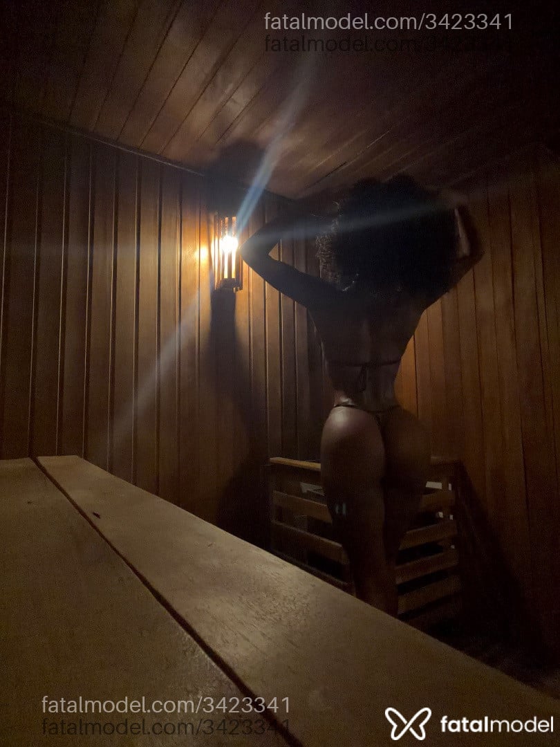 Acompanhante mulher com cabelo castanho de olhos pretos - Morana Acompanhante mulher com cabelo castanho de olhos pretos - Morana