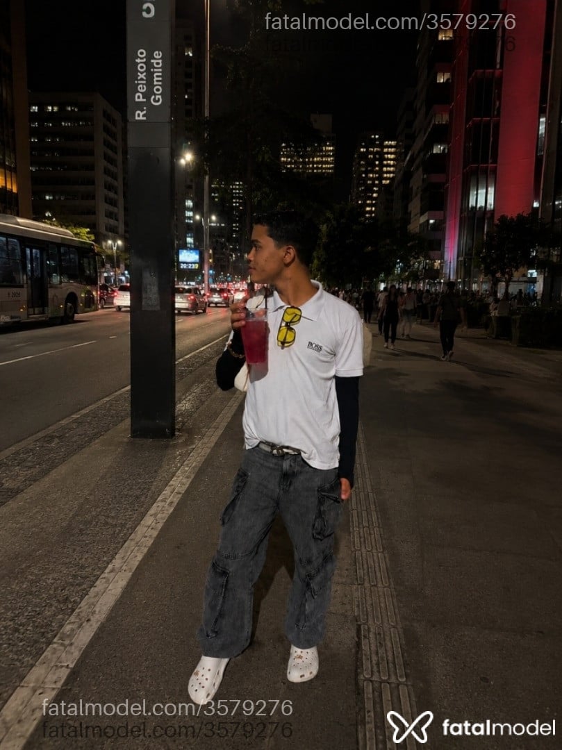 Acompanhante homem com cabelo castanho de olhos castanhos - Kalleb Cavalcante