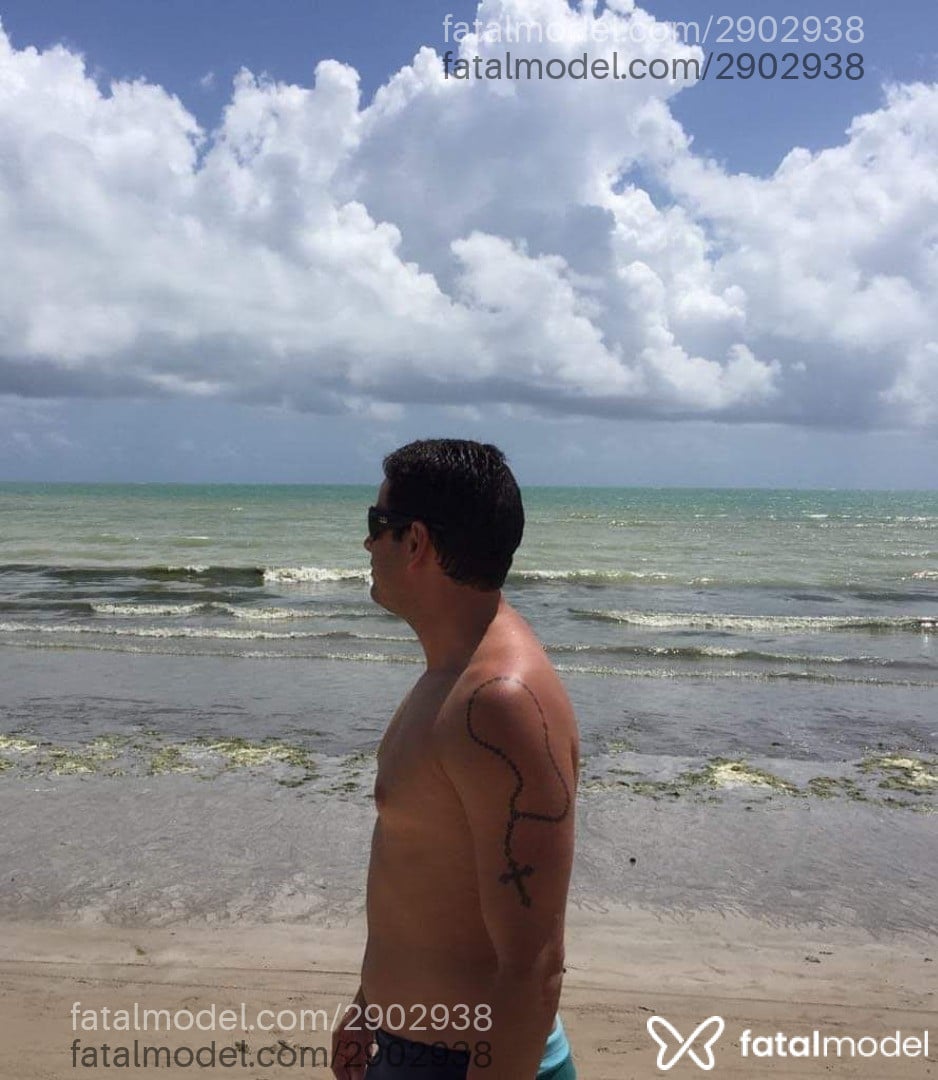 Acompanhante homem com cabelo castanho de olhos castanhos - Goldenlover