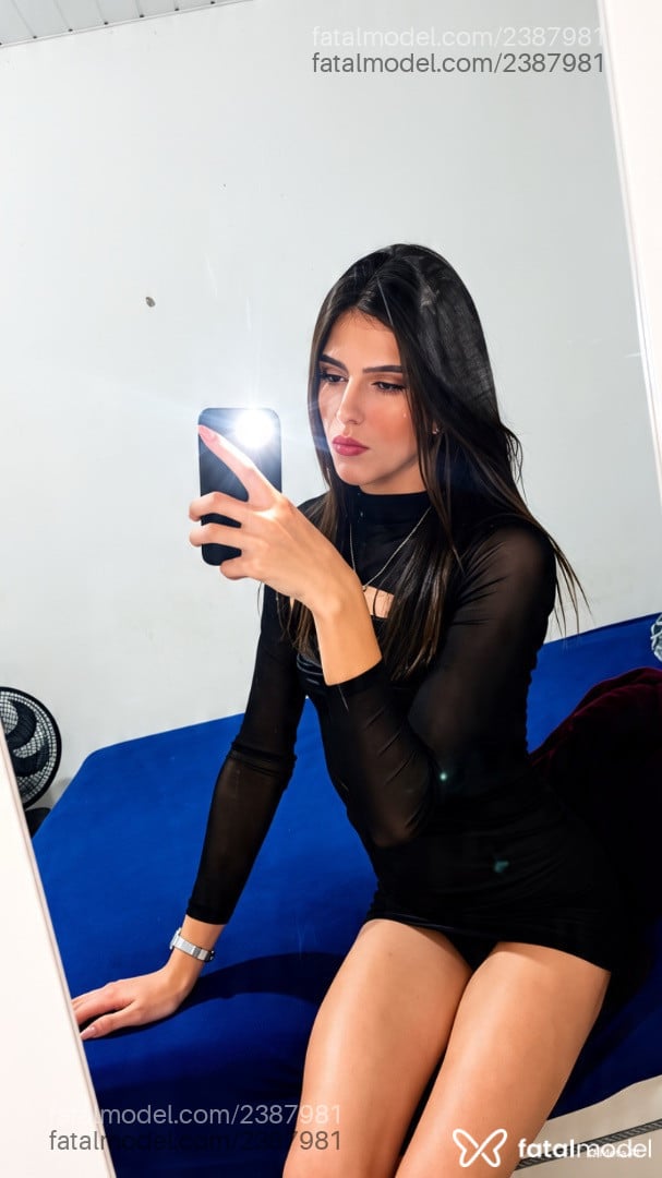 Acompanhante mulher trans com cabelo castanho de olhos castanhos - Ranny