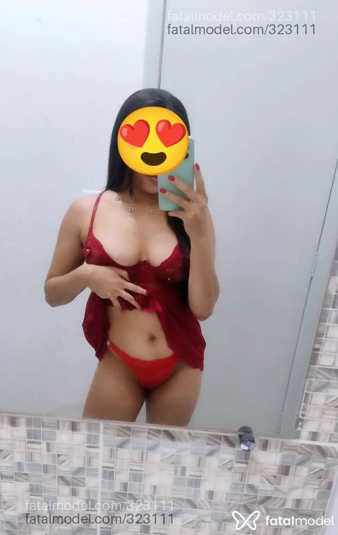 Acompanhante mulher com cabelo castanho de olhos castanhos - Tavares