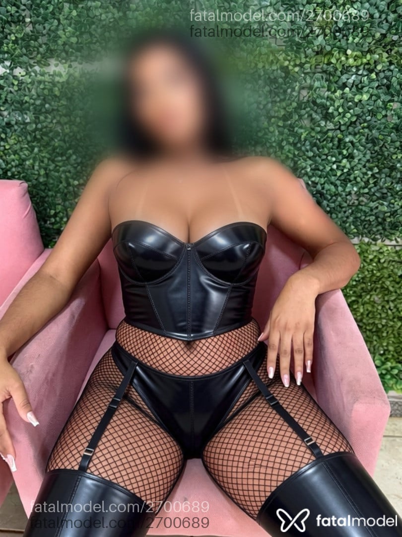 Acompanhante mulher morena (o) de olhos castanhos - Tiffany Soares
