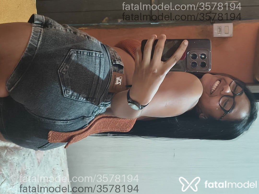 Acompanhante mulher morena (o) de olhos castanhos - Safira Del Rey