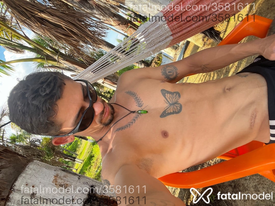 Acompanhante homem com cabelo castanho de olhos castanhos - Eduardo