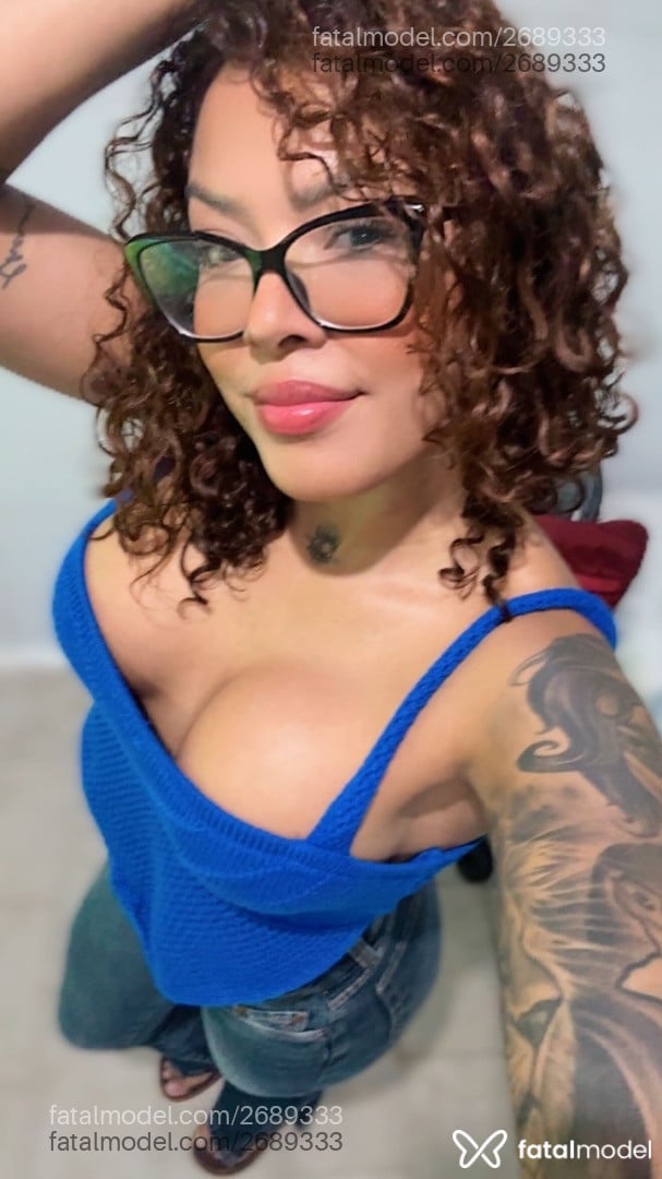 Acompanhante mulher com cabelo castanho de olhos castanhos - Vviicc