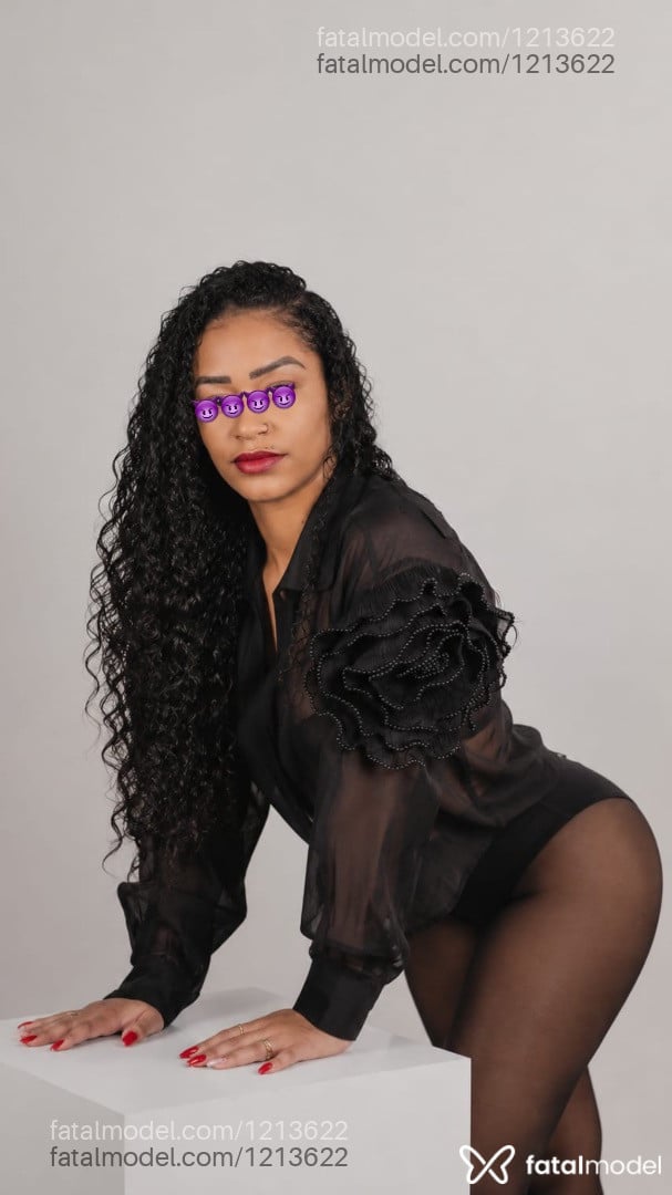 Acompanhante mulher loira (o) de olhos castanhos - Thais Bitencurtt