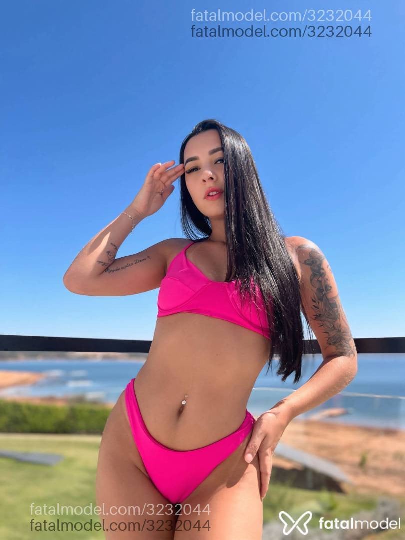 Acompanhante mulher morena (o) de olhos castanhos em Penha Acompanhante mulher morena (o) de olhos castanhos em Penha - Larissa Bittencort