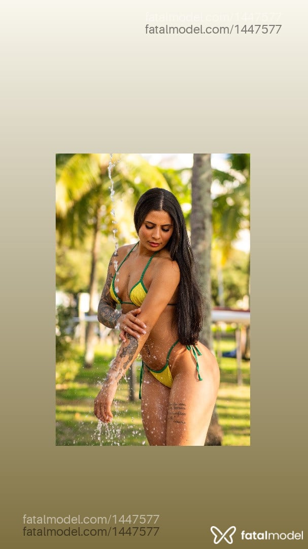 Acompanhante mulher com cabelo castanho de olhos castanhos - Camila Liz