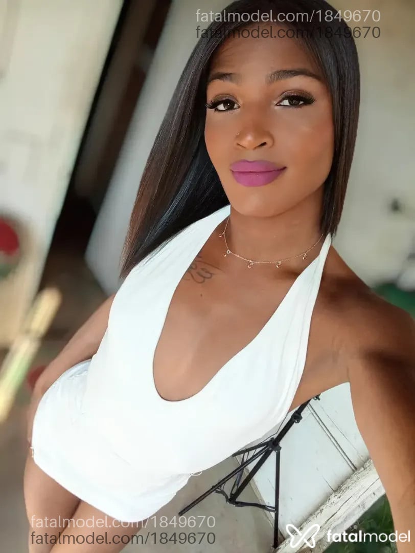 Acompanhante mulher trans morena (o) de olhos castanhos - Pretinhadoabc
