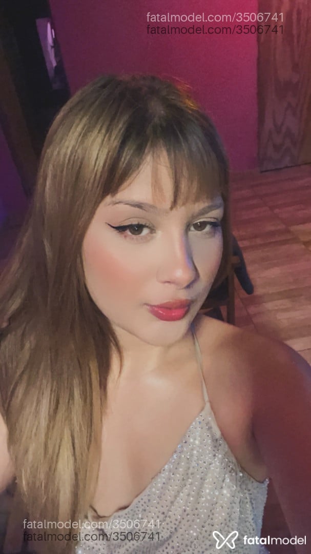 Acompanhante mulher loira (o) de olhos mel - Rhayanne