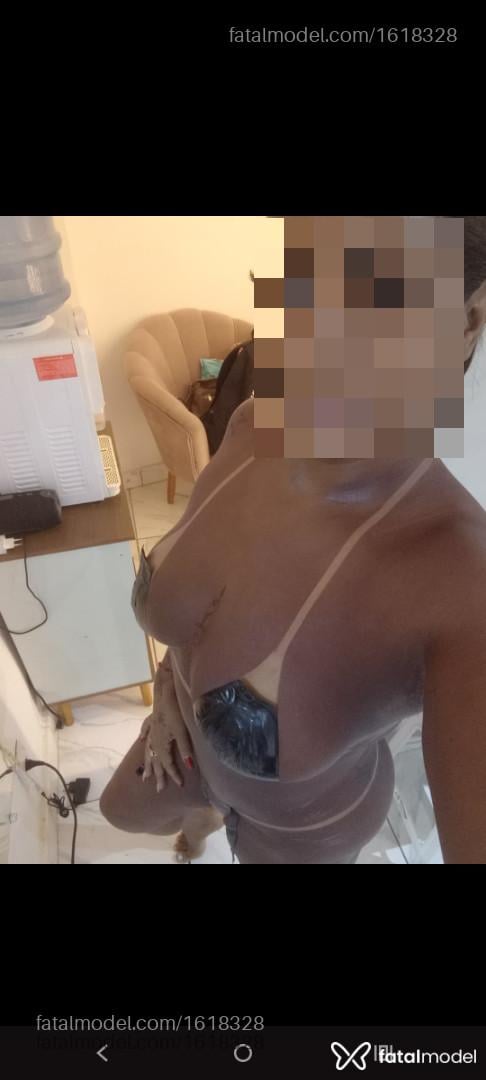 Acompanhante mulher com cabelo castanho de olhos castanhos - Morena