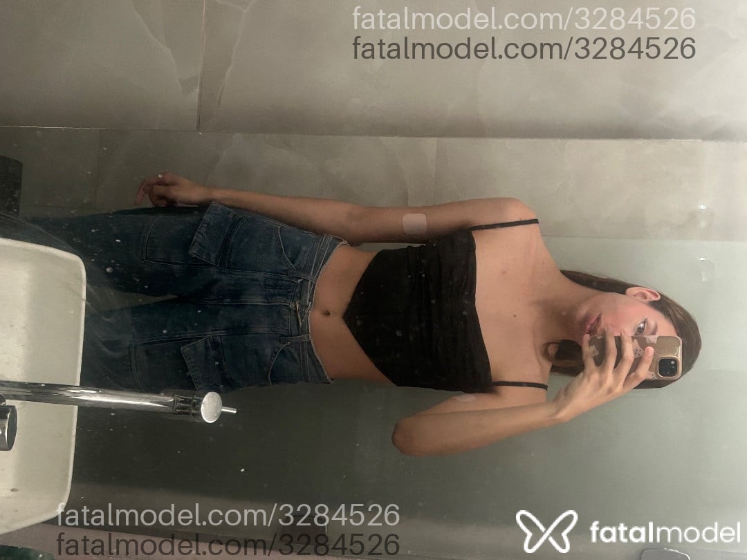 Acompanhante mulher trans loira (o) de olhos verdes - Thaixvenus