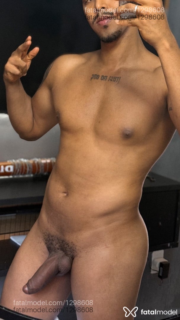 Acompanhante homem morena (o) de olhos castanhos - Lucas Acompanhante homem morena (o) de olhos castanhos - Lucas