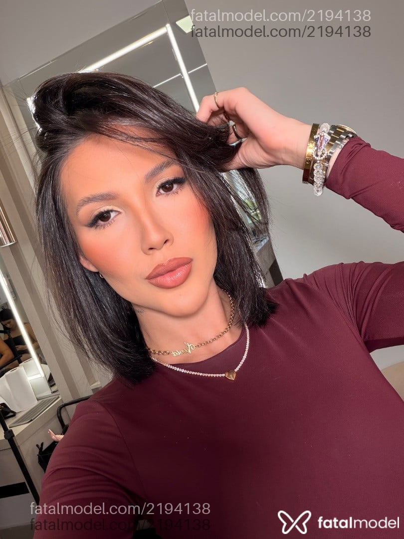 Acompanhante mulher com cabelo castanho de olhos pretos - Melissa Calista Acompanhante mulher com cabelo castanho de olhos pretos - Melissa Calista