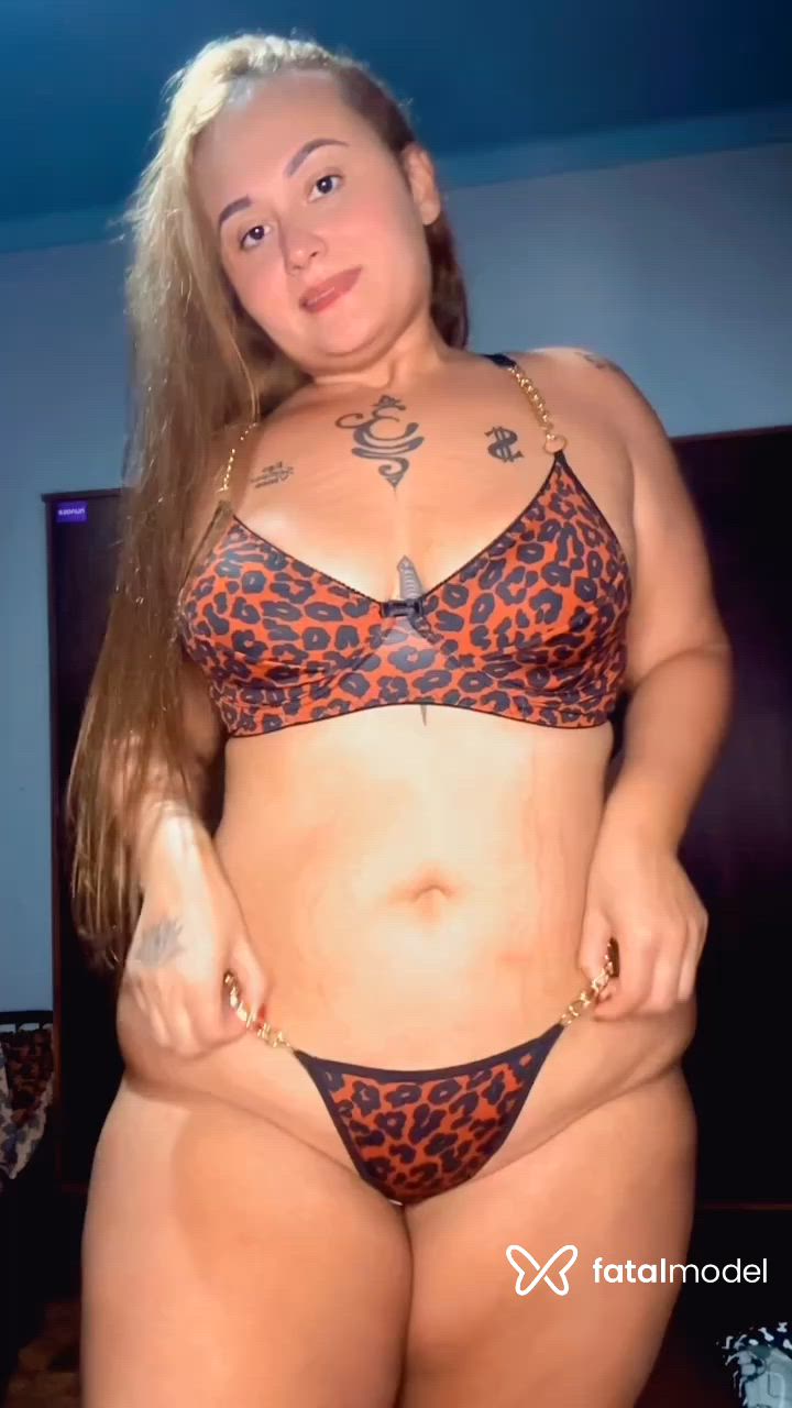 Acompanhante mulher morena (o) de olhos castanhos - Brix