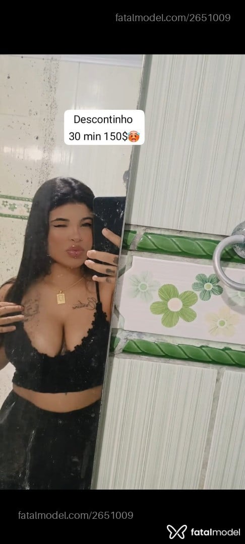 Acompanhante mulher morena (o) de olhos castanhos - Dhulia