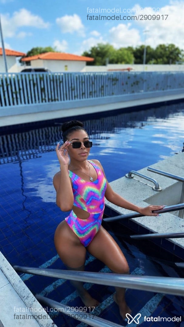 Acompanhante mulher trans morena (o) de olhos castanhos - Yasmin