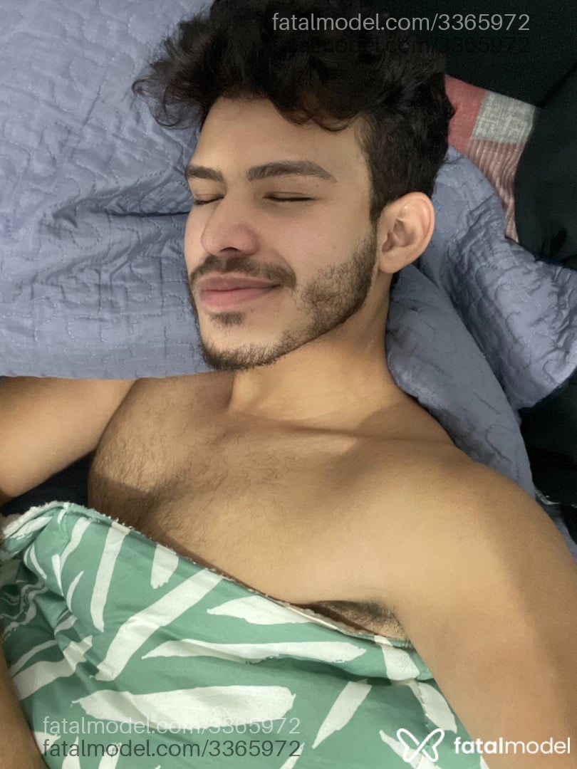 Acompanhante homem com cabelo castanho de olhos castanhos - Eduardo