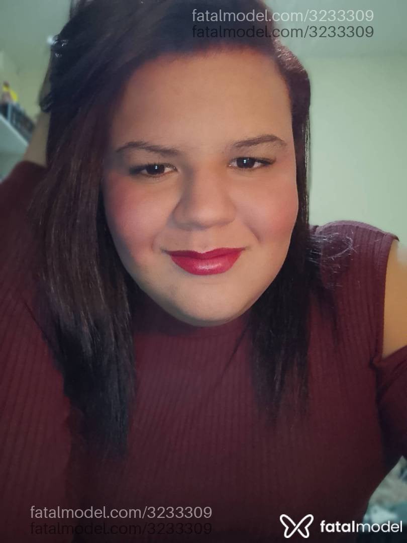 Acompanhante mulher trans ruiva (o) de olhos castanhos - Camiss