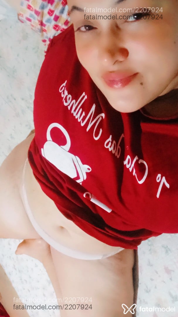 Acompanhante mulher morena (o) de olhos castanhos - Cristal