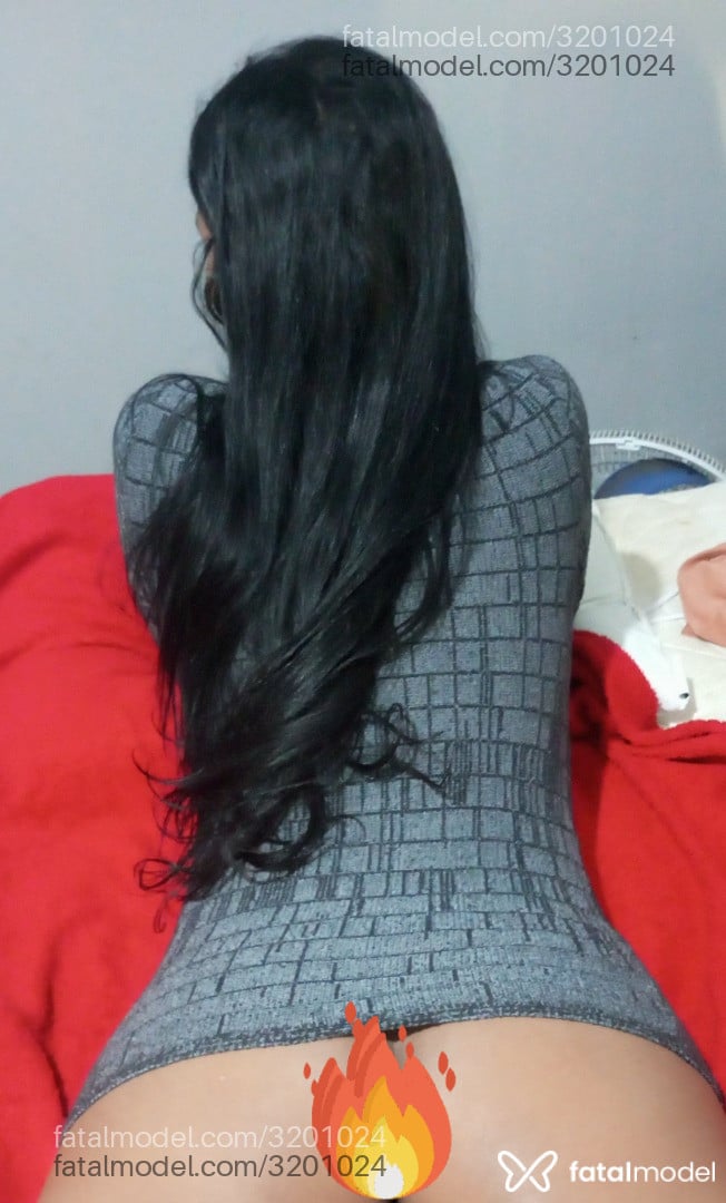 Acompanhante mulher morena (o) de olhos pretos - Melissa