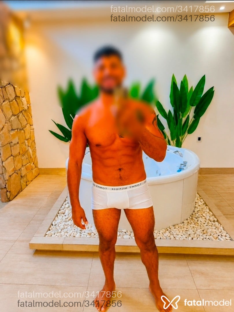 Acompanhante homem morena (o) de olhos castanhos - Rufiadordotmoc