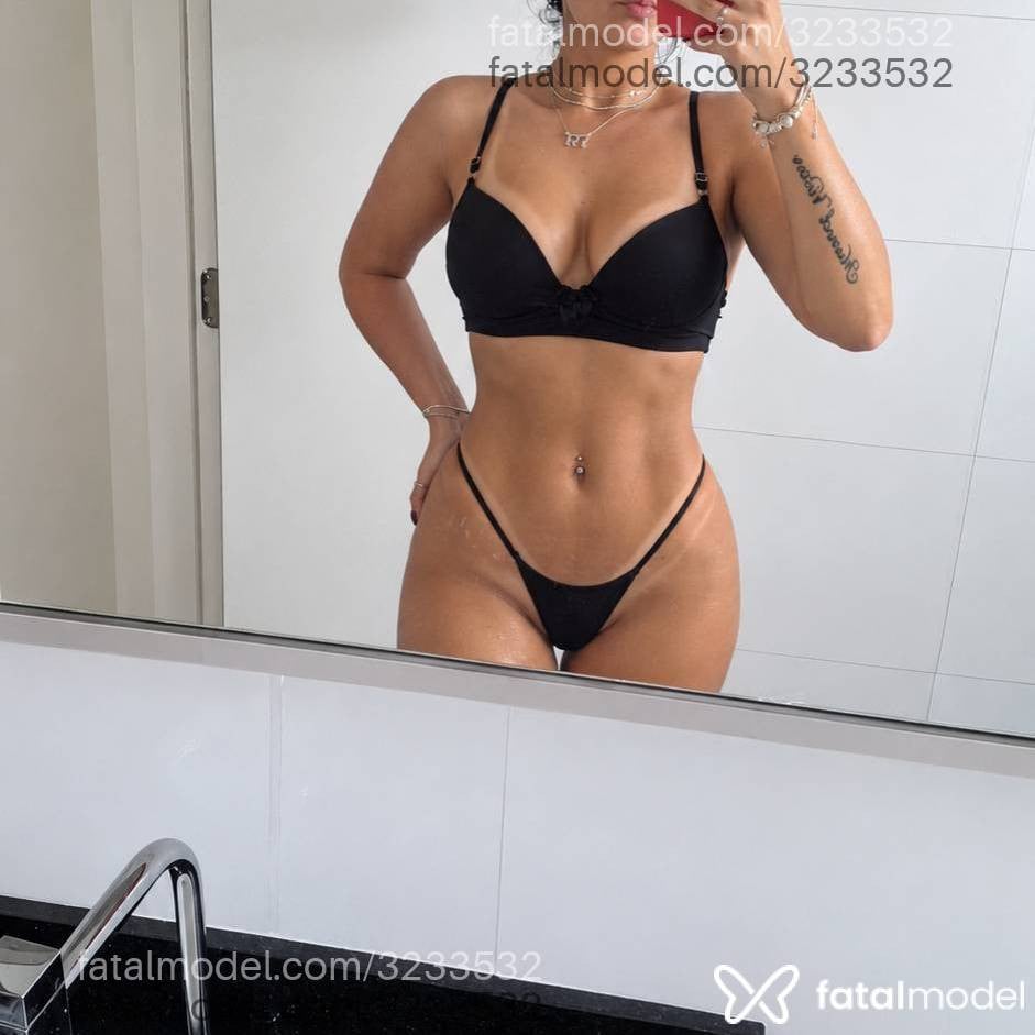 Acompanhante mulher morena (o) de olhos castanhos - Mirelly Beltrão
