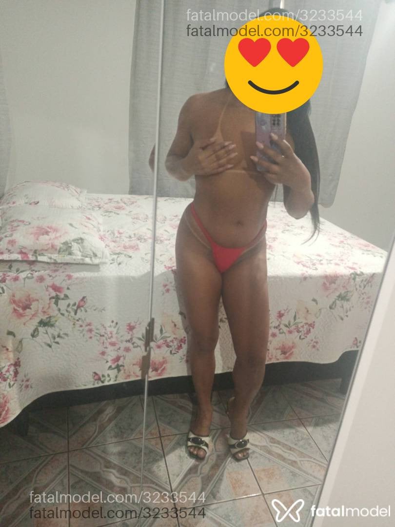 Acompanhante mulher com cabelo castanho de olhos castanhos em Aparecida de Goiânia - Camilla Borges