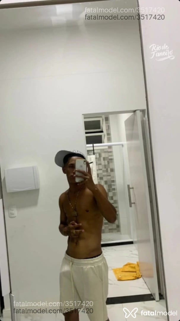 Acompanhante homem morena (o) de olhos mel - Matheus