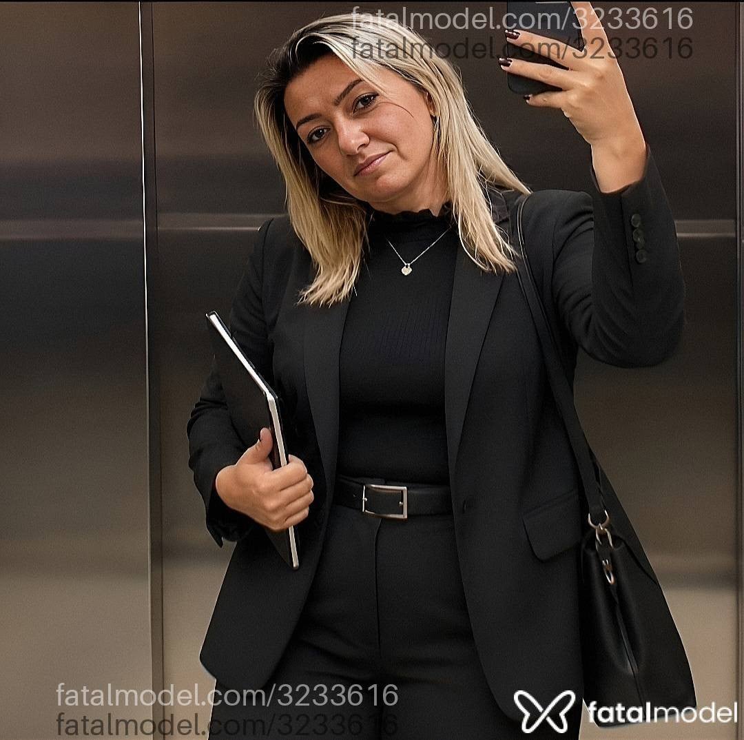 Acompanhante mulher loira (o) de olhos azuis - Debhy