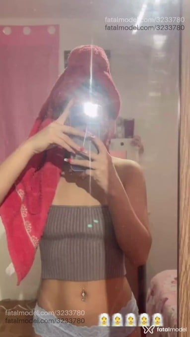 Acompanhante mulher com cabelo castanho de olhos castanhos - Nayumii Acompanhante mulher com cabelo castanho de olhos castanhos - Nayumii