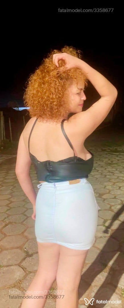 Acompanhante mulher ruiva (o) de olhos castanhos - Carolzinha