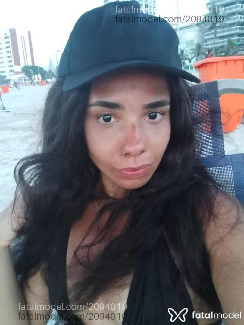 Acompanhante mulher com cabelo castanho de olhos pretos - Catherine