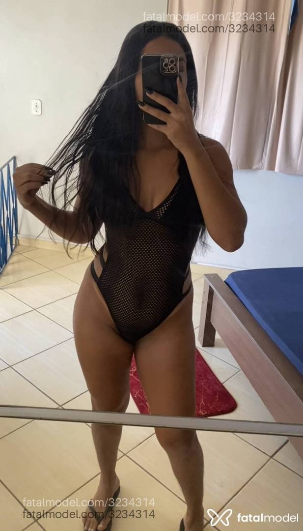 Acompanhante mulher morena (o) de olhos pretos em Cachoeiro de Itapemirim - Livia