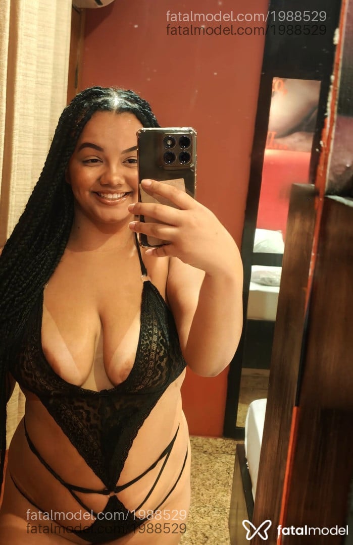 Acompanhante mulher morena (o) de olhos castanhos - Safira Smith