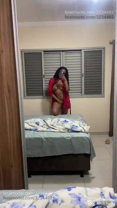 Acompanhante mulher morena (o) de olhos castanhos em Uberlândia - Stefani Ribeiro
