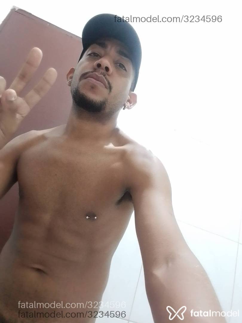 Acompanhante homem sem cabelo de olhos castanhos em Fortaleza - Gustavo