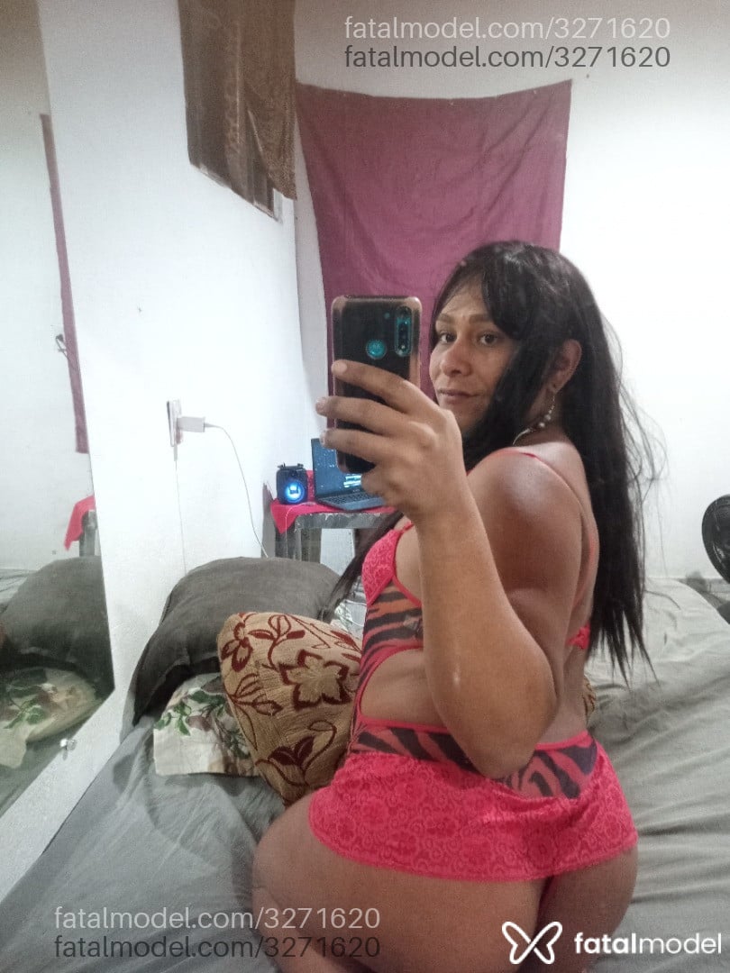 Acompanhante mulher trans morena (o) de olhos castanhos - Bruna