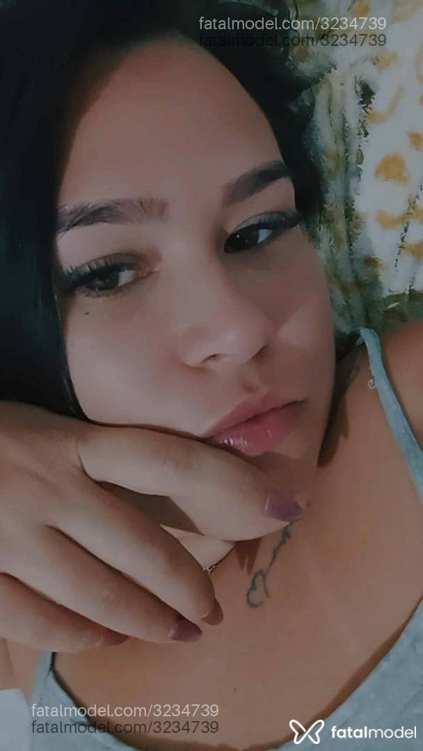 Acompanhante mulher morena (o) de olhos castanhos - Carolzinha