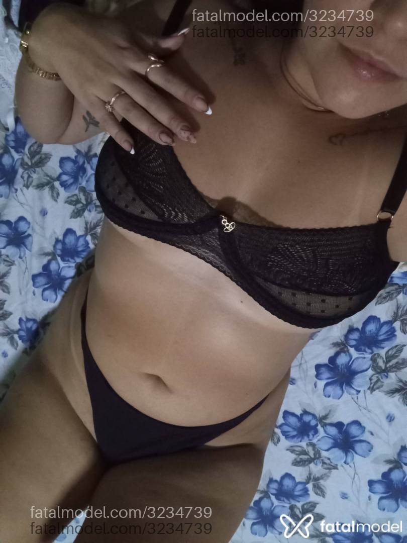 Acompanhante mulher morena (o) de olhos castanhos - Carol