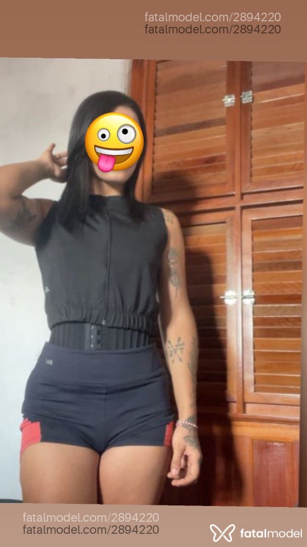 Acompanhante mulher morena (o) de olhos castanhos - Larissa