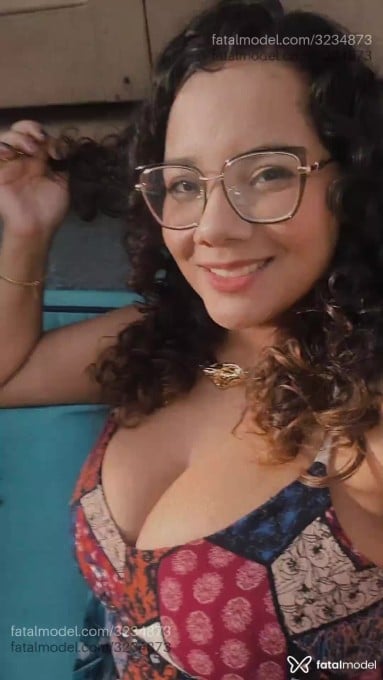 Acompanhante mulher morena (o) de olhos castanhos em Capão da Canoa - Lorrana Martins