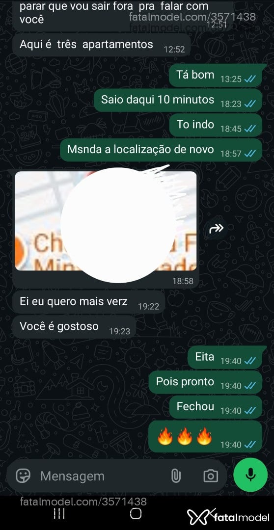 Acompanhante homem com cabelo castanho de olhos pretos - Costa