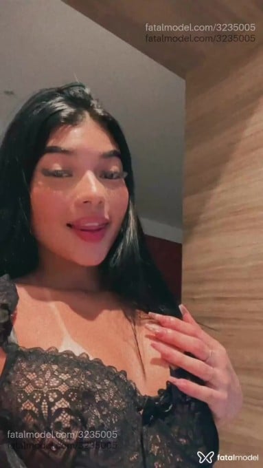 Acompanhante mulher morena (o) de olhos mel - Agata Soya Acompanhante mulher morena (o) de olhos mel - Agata Soya