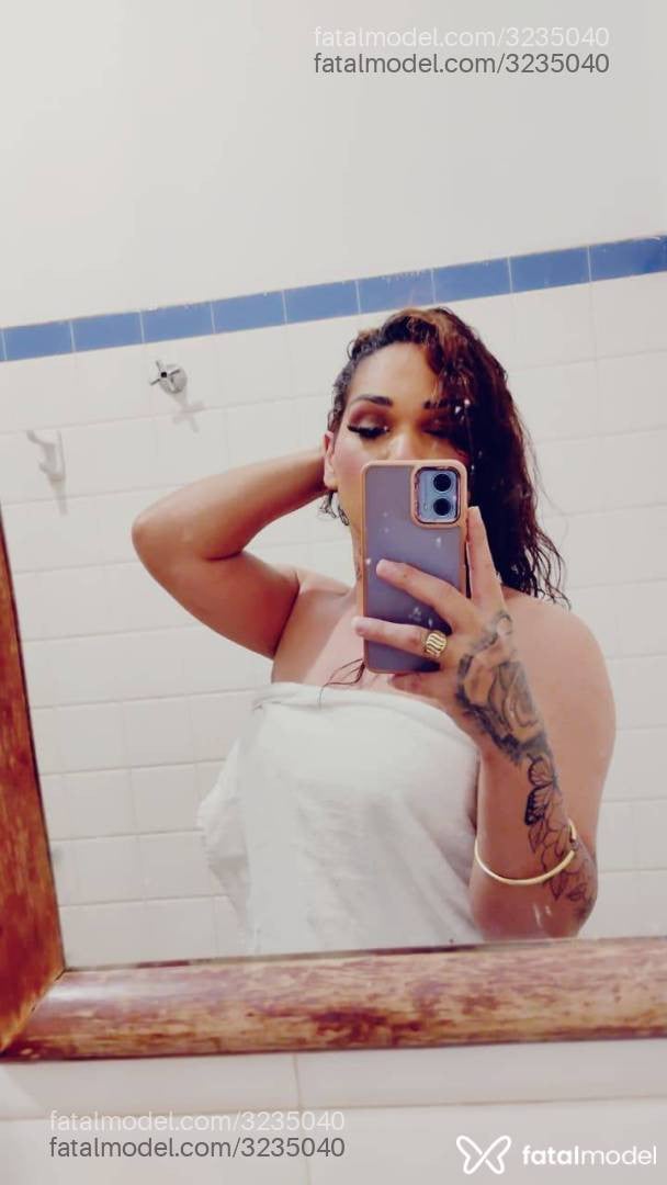 Acompanhante mulher trans com cabelo castanho de olhos castanhos em Jataí - Thays Orrayo