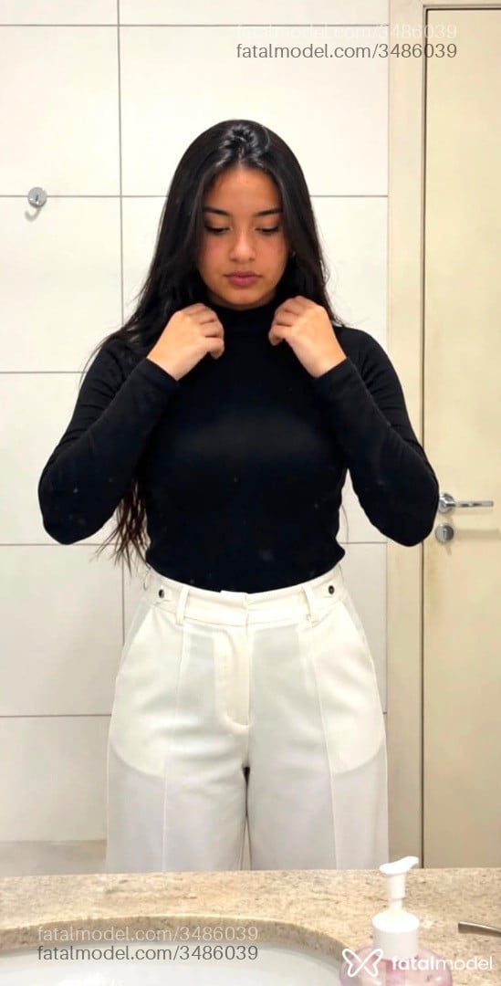 Acompanhante mulher com cabelo castanho de olhos castanhos - Milena Carvalho