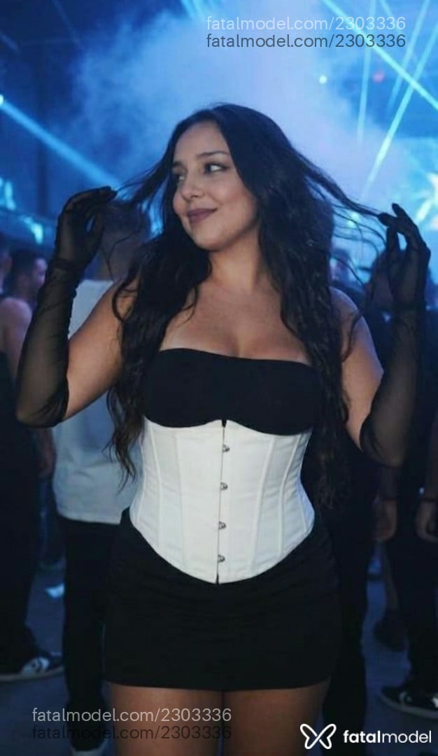 Acompanhante mulher trans loira (o) de olhos castanhos - Brunna Hepburn