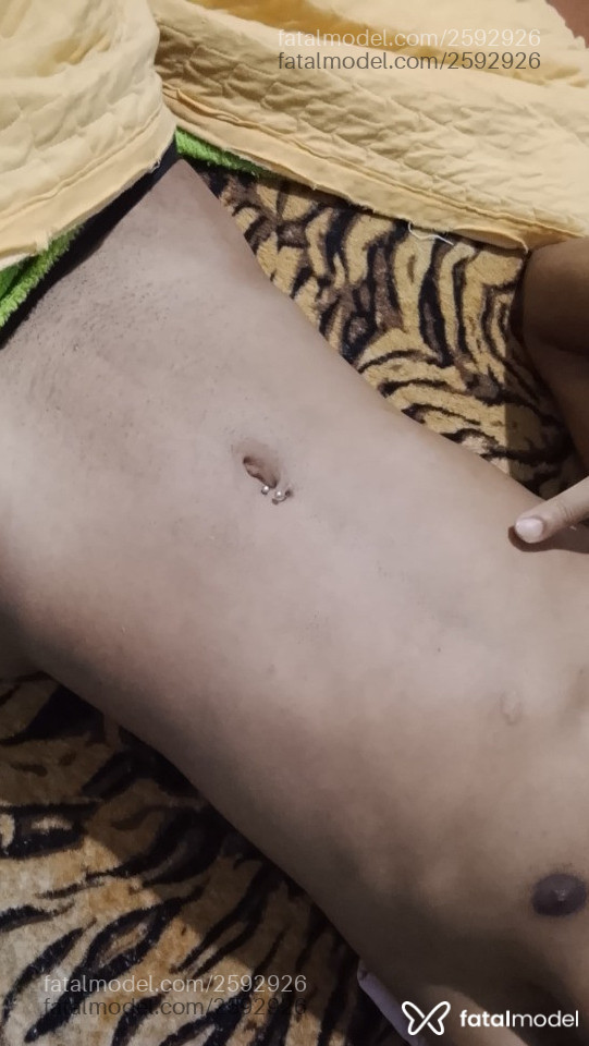 Acompanhante homem morena (o) de olhos castanhos - Louis