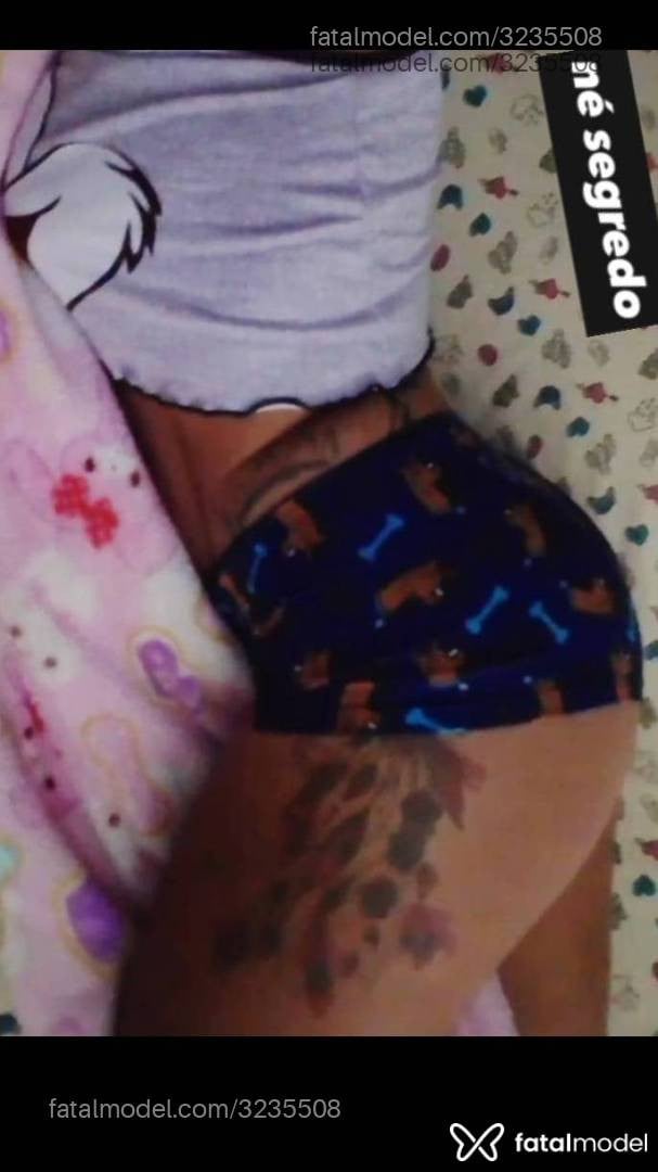 Acompanhante mulher com cabelo castanho de olhos mel em Querência - Karoll